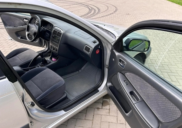 Toyota Avensis cena 5299 przebieg: 314641, rok produkcji 2002 z Białystok małe 326